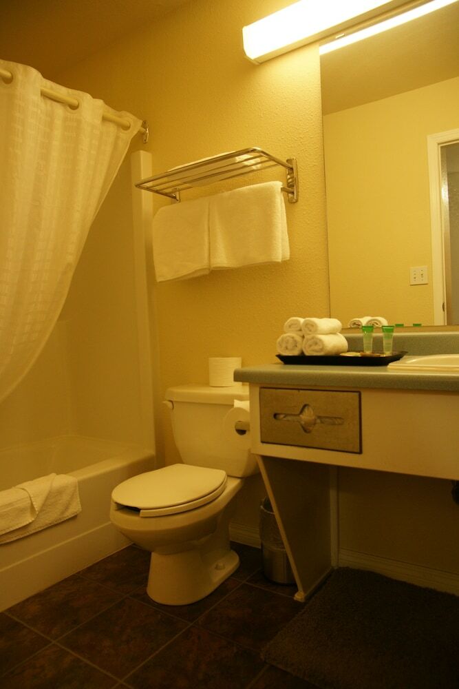 Motel R&r Inn & Suites
