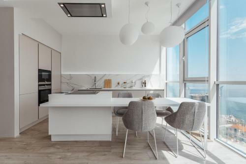 Sea And Sky Apartment