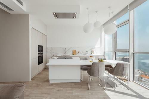 Sea And Sky Apartment