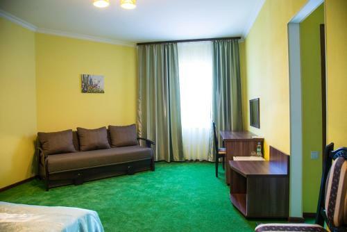 12 Months Mini Hotel