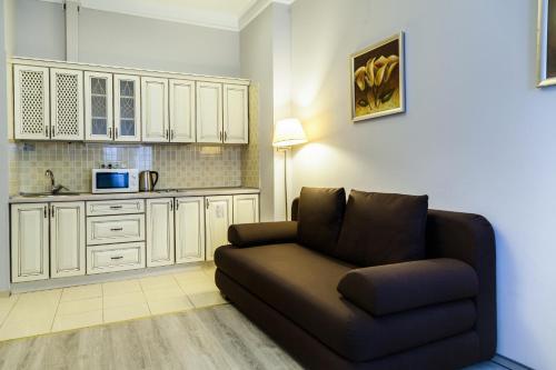 Corona Hotel & Apartments