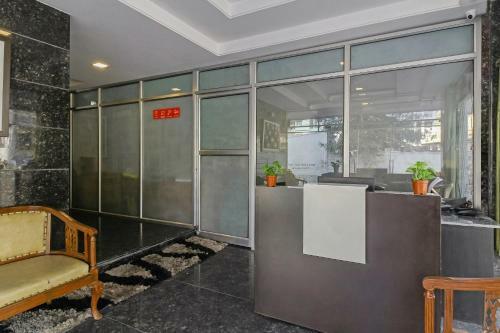 Capital O Hyd756 Hotel Green Leaf