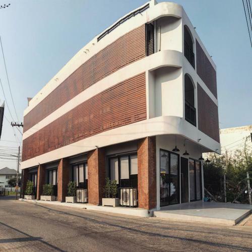 Albergue Minimalist Cafe And Bed