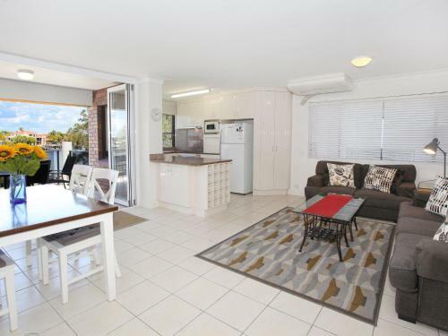 Maui 6 - Two Bedroom Apartment On Parkyn Parade