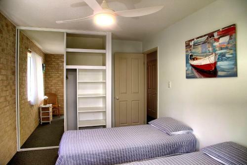 Beachside 2 - 3 Bedroom Budget Apartment Only One Block From Mooloolaba Beach!