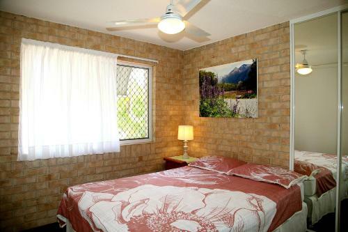 Beachside 2 - 3 Bedroom Budget Apartment Only One Block From Mooloolaba Beach!