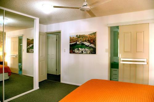 Beachside 2 - 3 Bedroom Budget Apartment Only One Block From Mooloolaba Beach!
