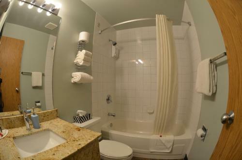 Hotel Super 8 By Wyndham Taber Ab