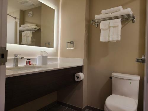 Hotel Super 8 By Wyndham Thompson