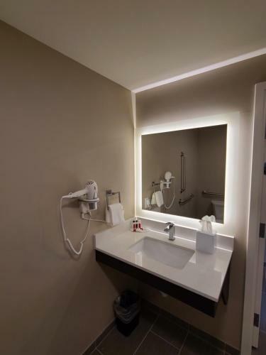 Hotel Super 8 By Wyndham Thompson