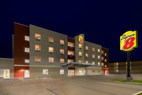Hotel Super 8 By Wyndham Thompson