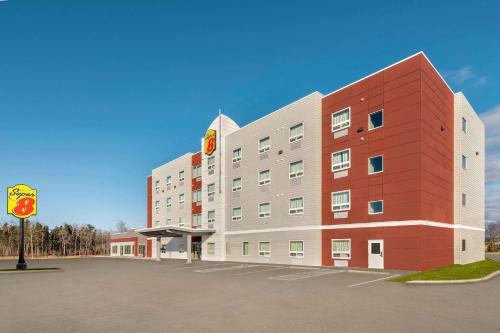 Hotel Super 8 By Wyndham Thompson