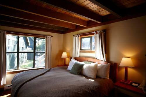 Middle Beach Lodge
