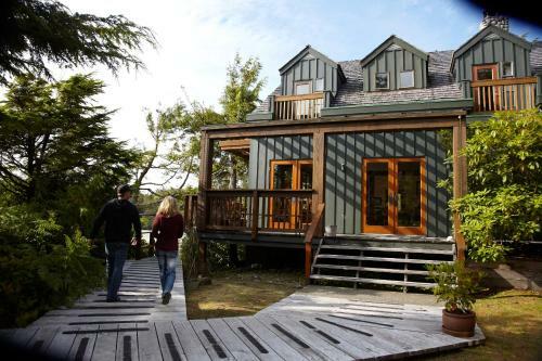Middle Beach Lodge