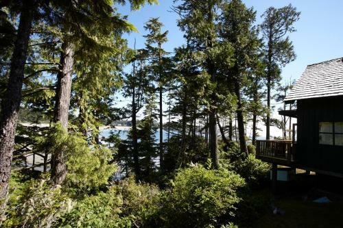 Middle Beach Lodge