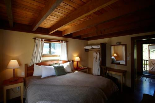 Middle Beach Lodge