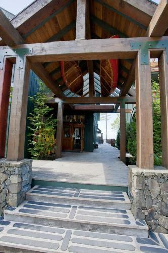 Middle Beach Lodge