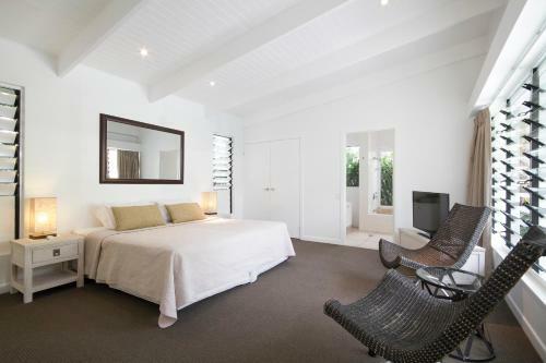 9 Cooran Court