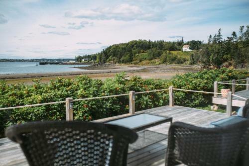 Hotel Friars Bay Inn & Cottages