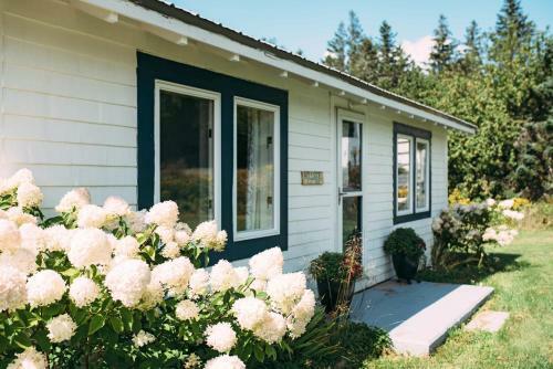 Hotel Friars Bay Inn & Cottages