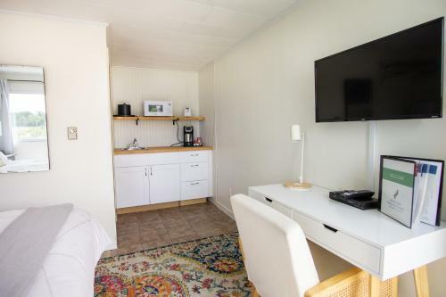 Hotel Friars Bay Inn & Cottages