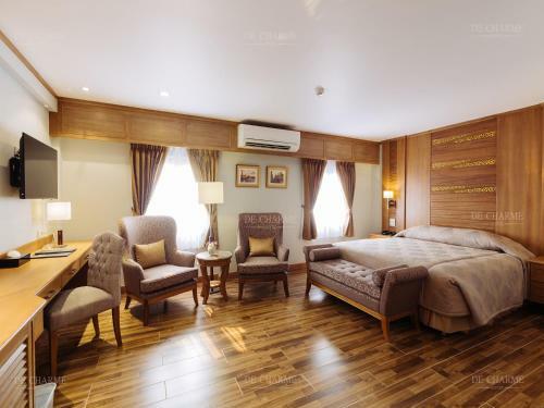 Decharme Hotel-sha Plus