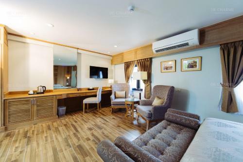 Decharme Hotel-sha Plus
