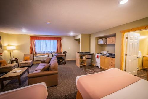 Alpine Motel & Suites