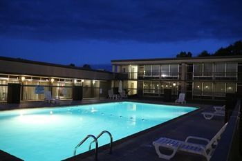 Hotel The River Rock Inn