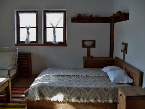 Hostal Family Hotel Byalata Kashta