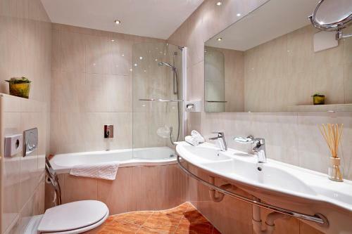 Wohlf�hl Hotel Robert - Ihr Bed & Breakfast In Mayrhofen