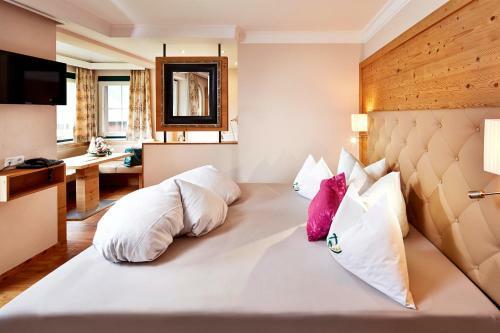Wohlf�hl Hotel Robert - Ihr Bed & Breakfast In Mayrhofen