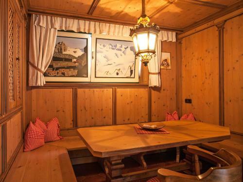 Wohlf�hl Hotel Robert - Ihr Bed & Breakfast In Mayrhofen