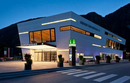 Wohlf�hl Hotel Robert - Ihr Bed & Breakfast In Mayrhofen