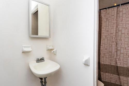 Hotel Juarez 571