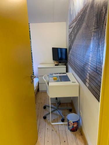 Hostal Room In Guest Room - Bedroom And Small Private Bathroom