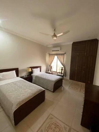 Hostal Margalla Meridian