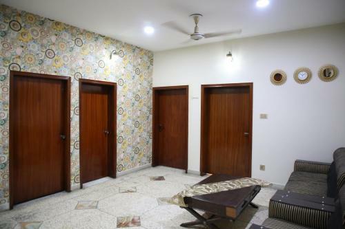 5 Bedroom Private Home In Dha Lahore- Entire House