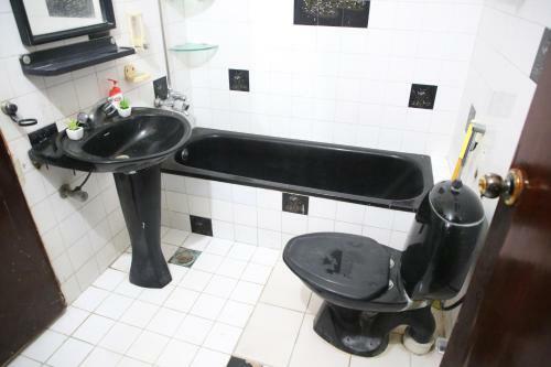 5 Bedroom Private Home In Dha Lahore- Entire House