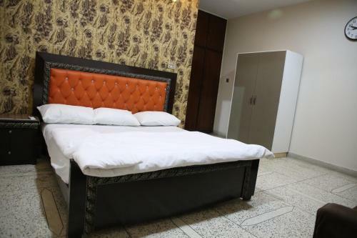 5 Bedroom Private Home In Dha Lahore- Entire House