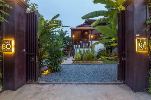 Villa Wat Bo House