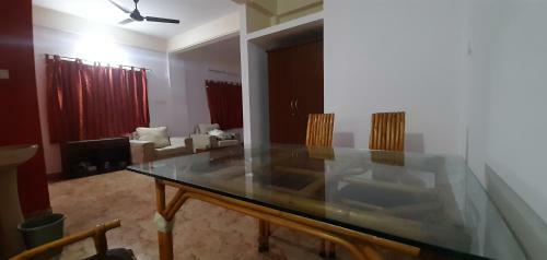 Spacious Apartment For Short & Long Stays