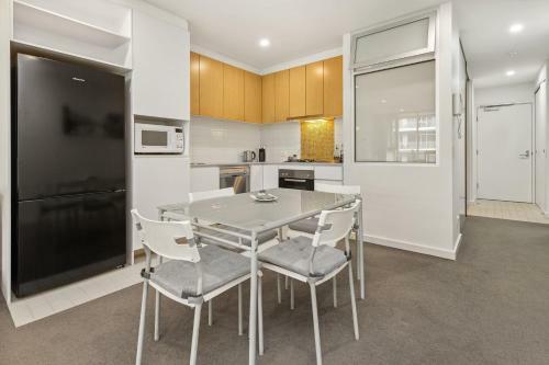 Morphett Lights, 1 Bdrm, Sleeps 1-4, Parking, Pool