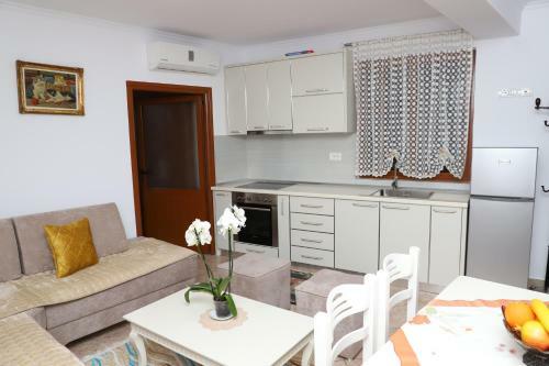 Downtown Apartment 2
