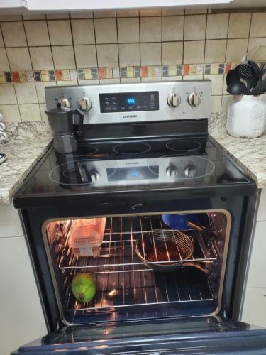 Apartamento New Beach Vacation Home