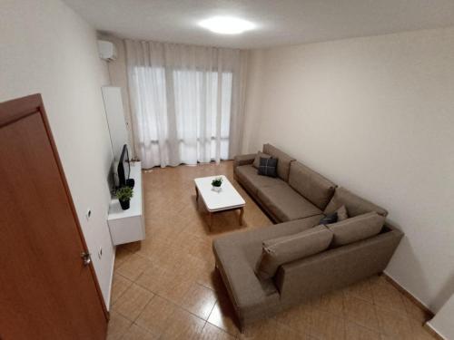 Serene Apartment Next To The Beach.