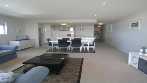 Unit 33 Outlook Caloundra - Stunning Views!