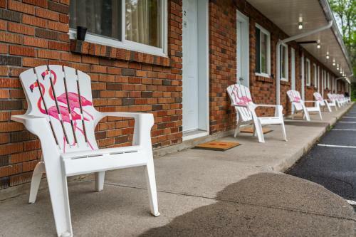 Long Sault Motel