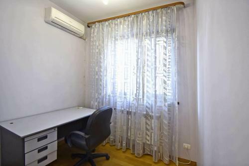 2-bdr Comfortable Apartment Near Opera Theatre