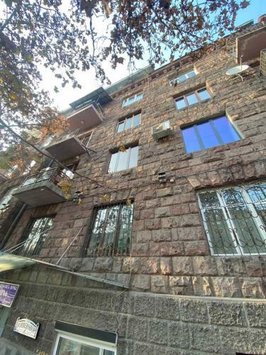 2-bdr Comfortable Apartment Near Opera Theatre